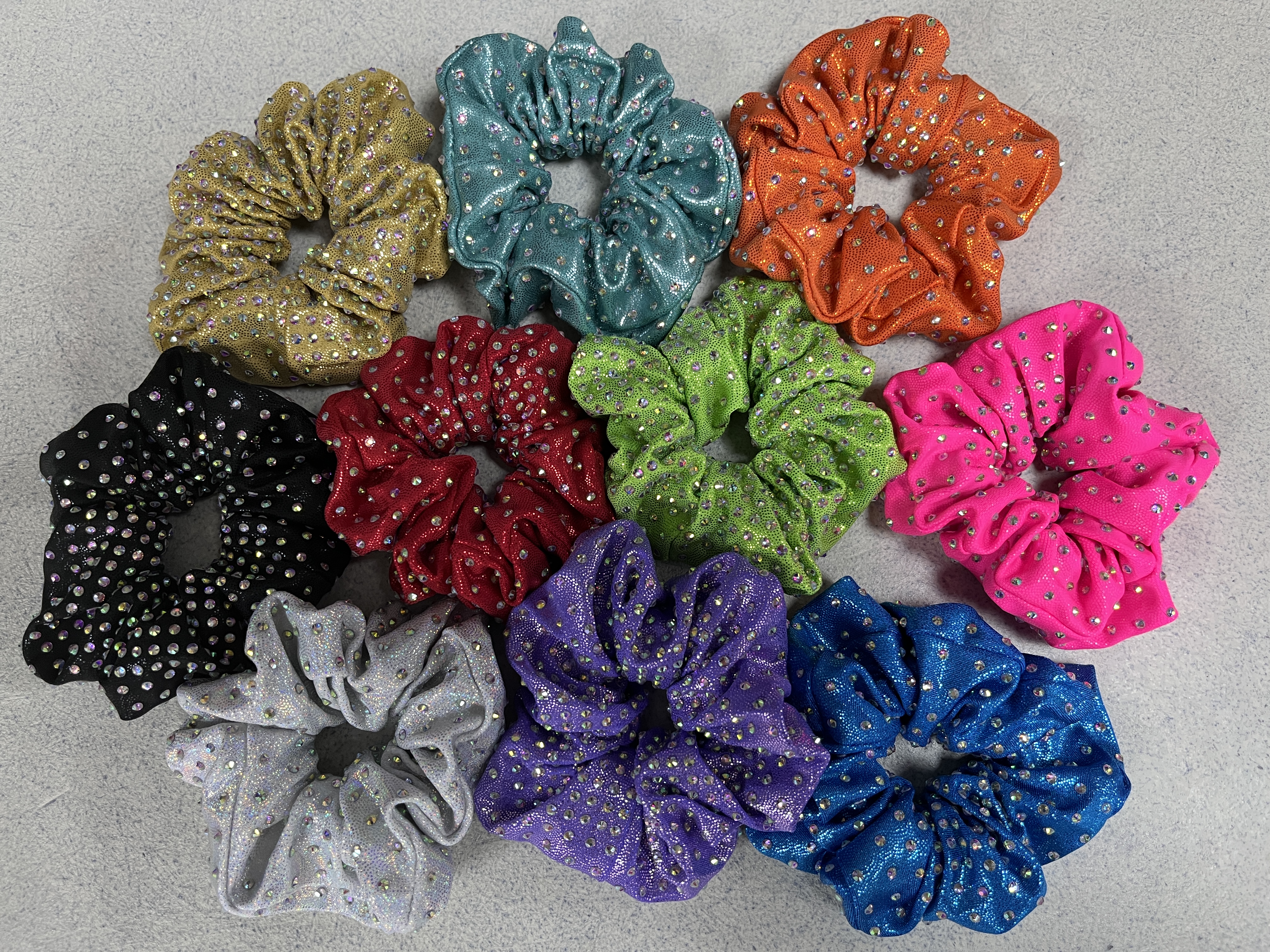 ప్రతి కస్టమర్ యొక్క శైలికి సరిపోయే రంగులు మరియు డిజైన్ల విస్తృత పరిధి