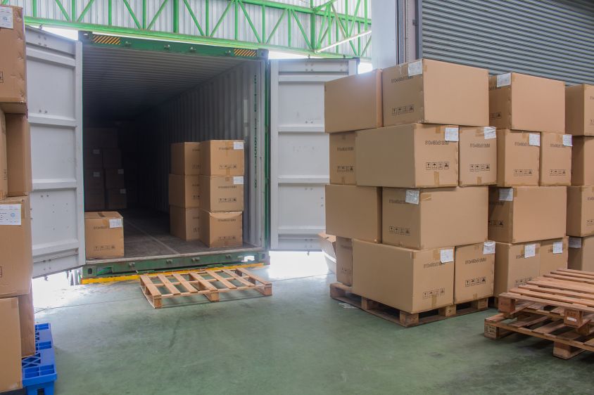 Multi-channel logistics fast delivery