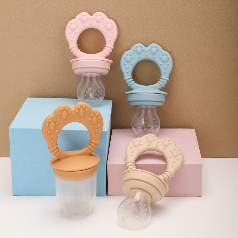 Cat Paw Fruit Feeder