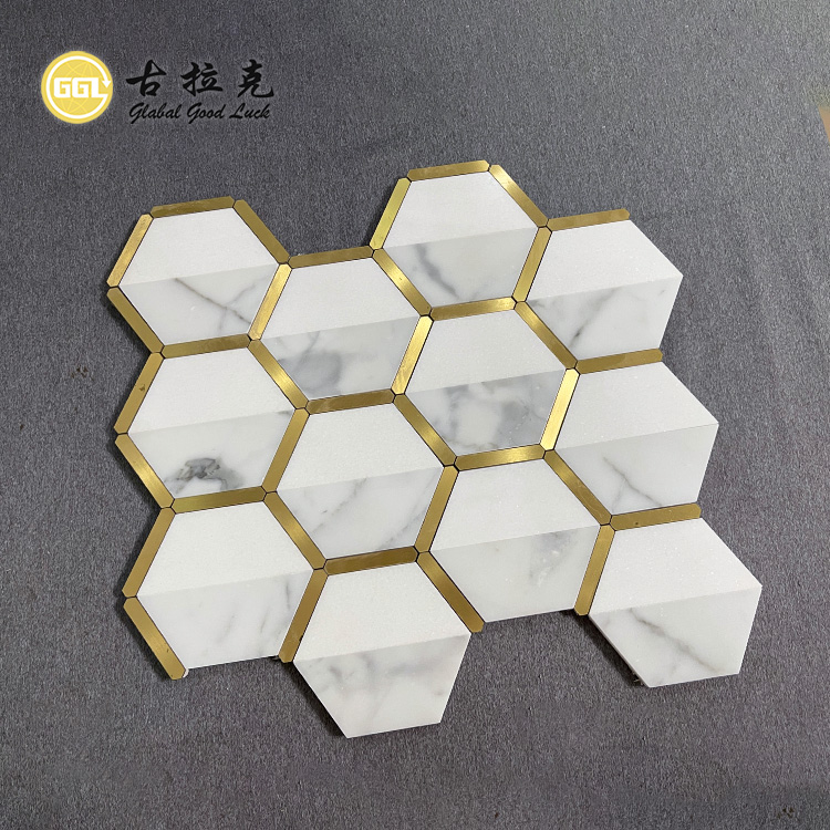 New Design White Mosaic Tile Carrara White Marble Mixed Brass Tile for Wall or Flooring Tile