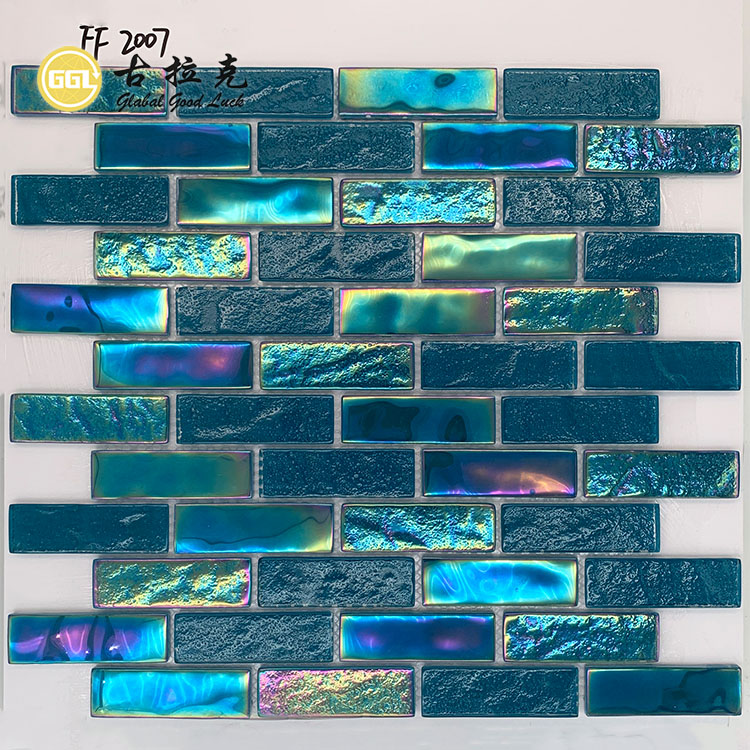 Iridescent glass mosaic tile