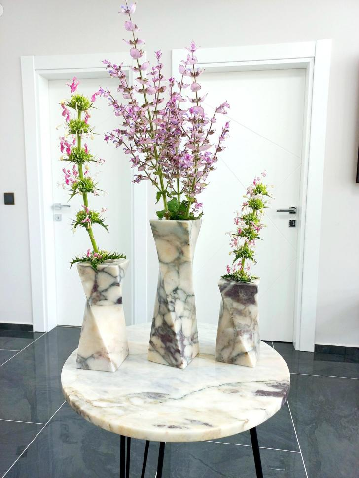 Customizing Interiors: The Versatility of Marble Ornaments in Decor Projects