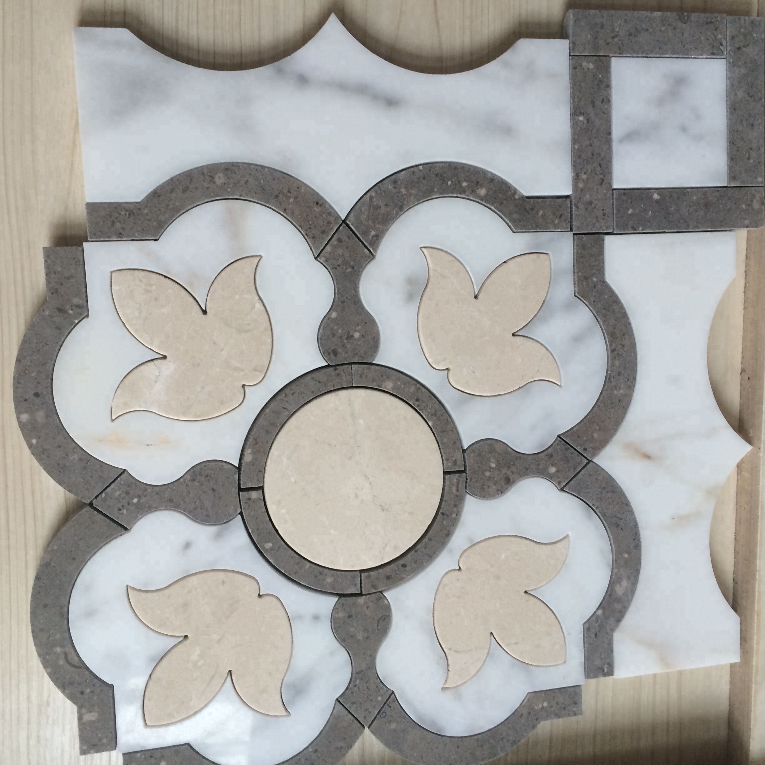 Babies And Kids Room Design Cute Tile Beige Mix White Marble Water jet Mosaic Tile Home Wall Decoration