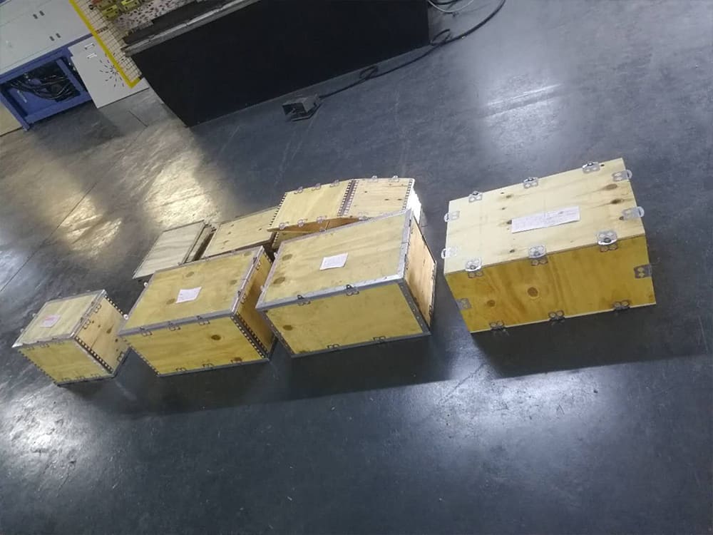 Nailless collapsible plywood box production line