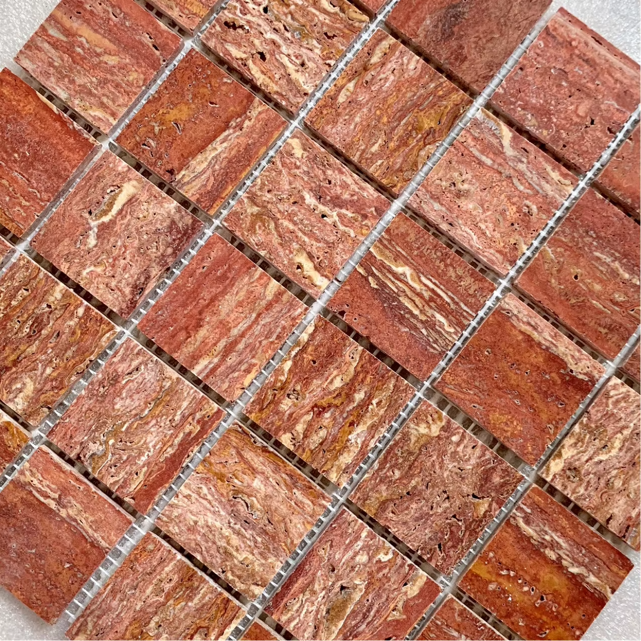 موسيكاء ترافرتين أحمر
