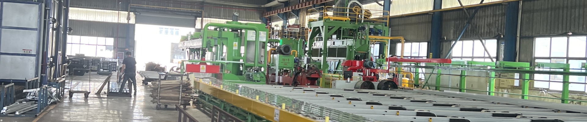 factories rush goods before the spring festival-0