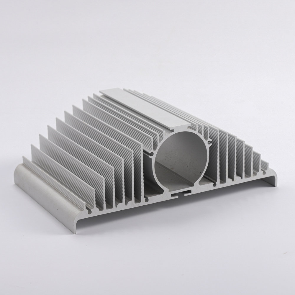 Оптова ЦнЦ фрејнгинг анодизована екструдирана топлотна канализација Профил радијатора екструзија Лед модул улична лампа 50в Цоб Алуминијумски грејач