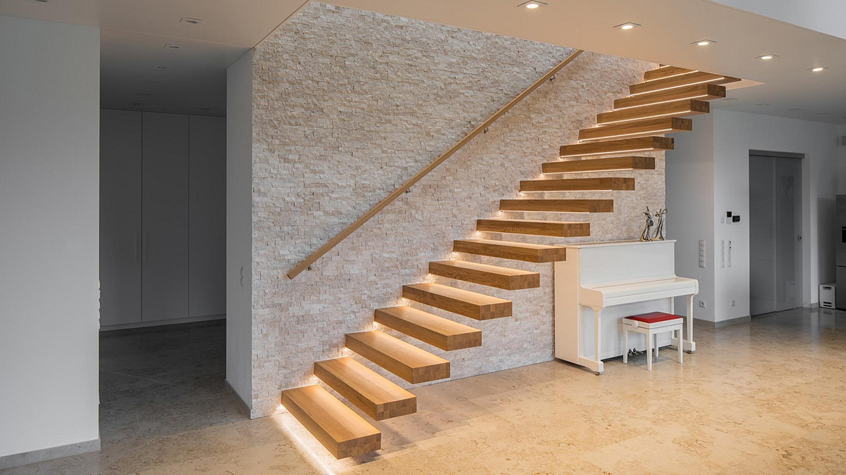 Straight Run Floating staircase customized to make with beech wood stair treads and tempered glass railing stairs system manufacture