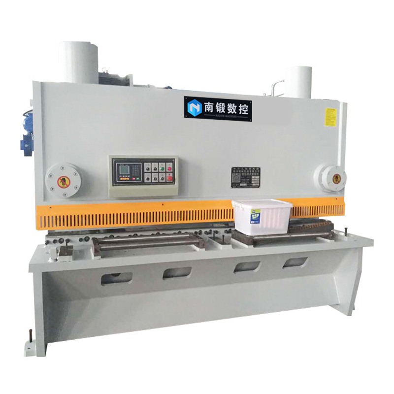 8*3200 guillotine shearing machine