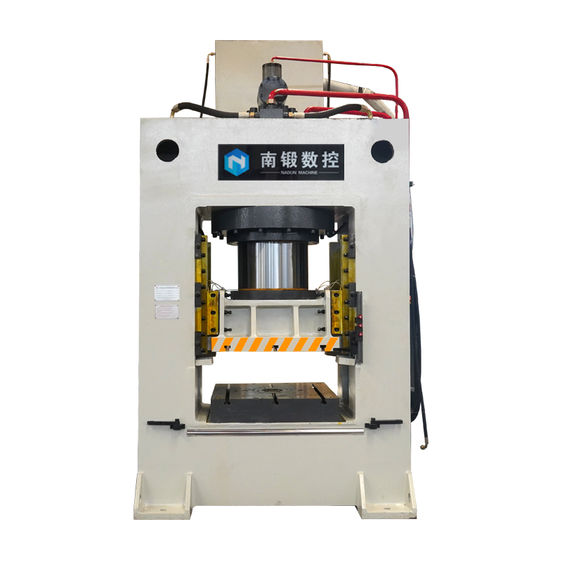 penekan hidraulik penembusan panas