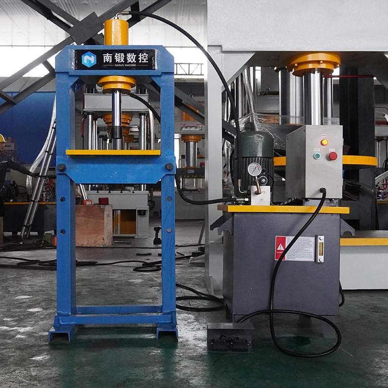 Nadun 20T Gantry Hydraulic Press Machine With Movable Worktable  details