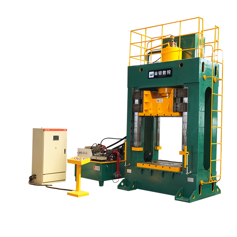 Gib-vezérelt sajtológép fémalakításhoz