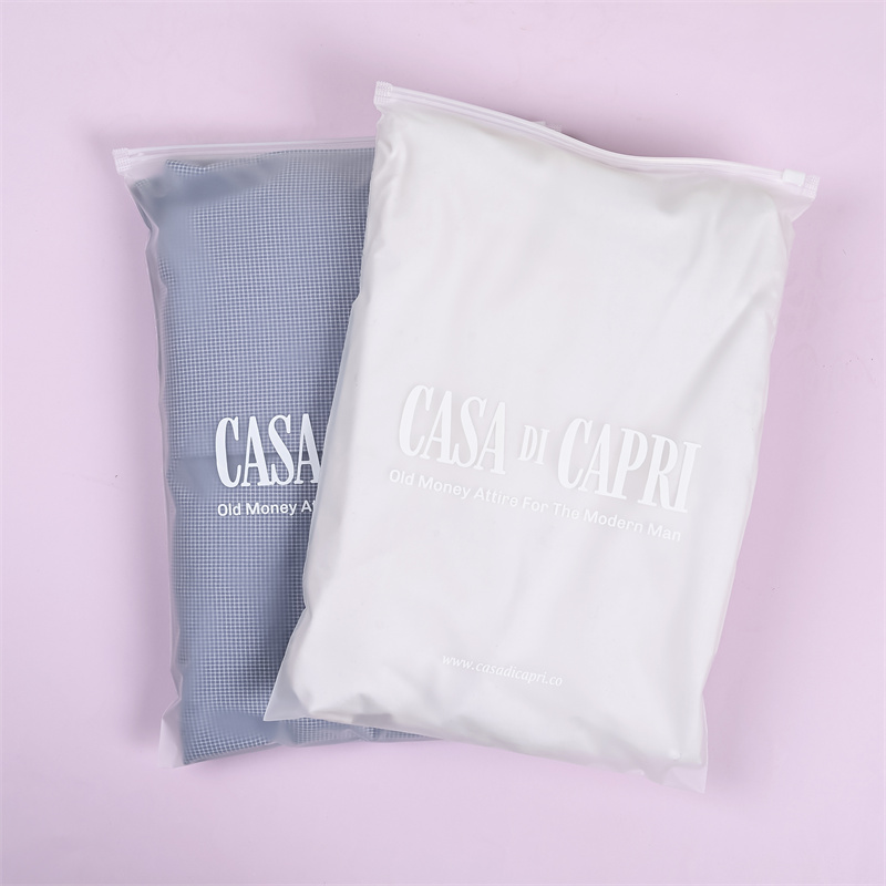 The Benefits of Using Custom Zip Bags for Clothing Packaging