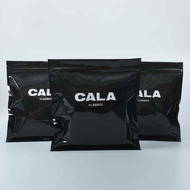How to Design Custom Stand Up Pouches That Stand Out on the Shelf