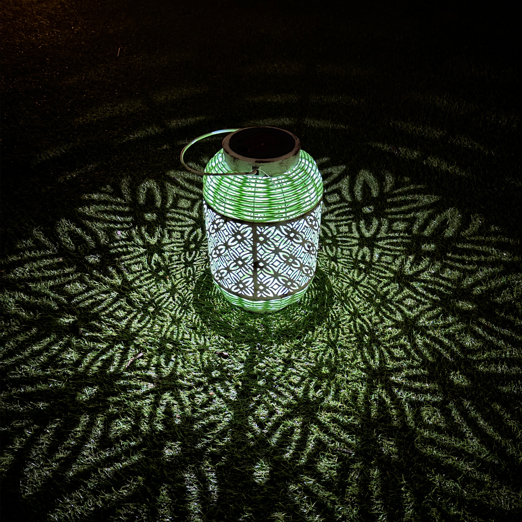 Transformuokite savo išorinę erdvę naudodami metalinius jardino sukamaisius