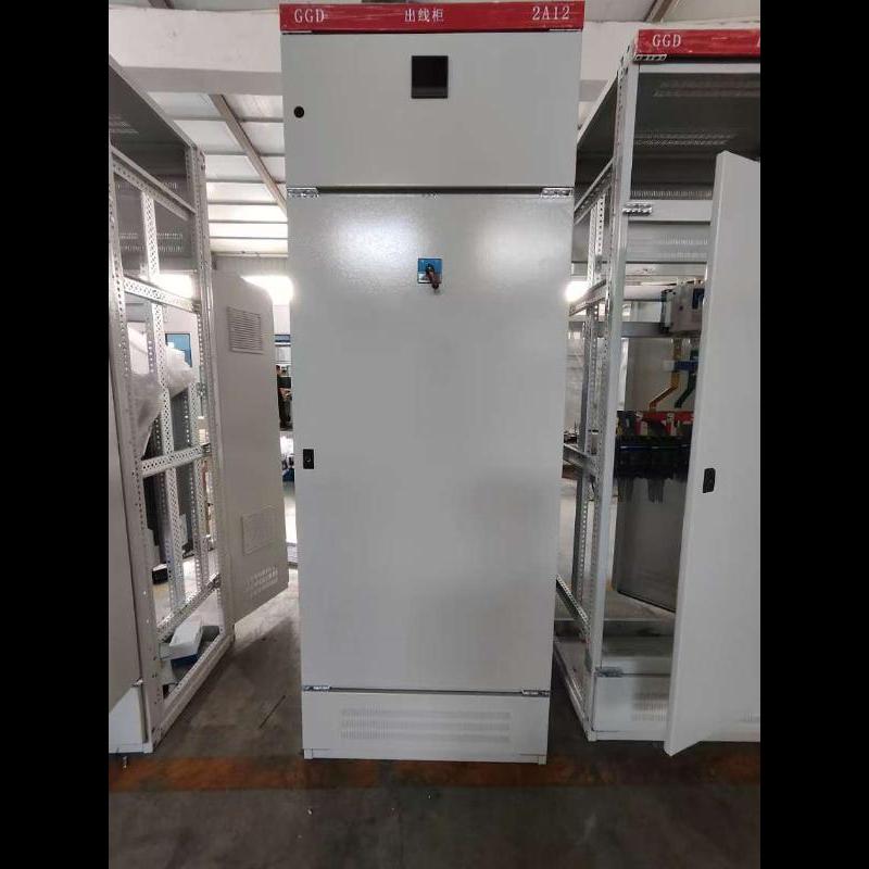 Pertimbangan saat memasang kabel panel distribusi di gedung komersial