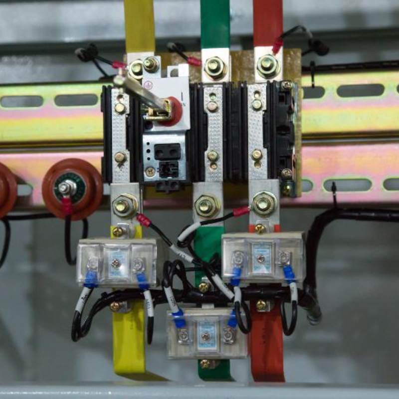 当社の中圧パネルで効率的なエネルギー管理を体験してください