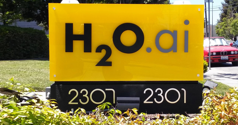 the versatility of clear acrylic sheets in various industries-3