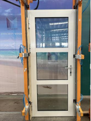 what are the differences between swing doors and sliding doors-4
