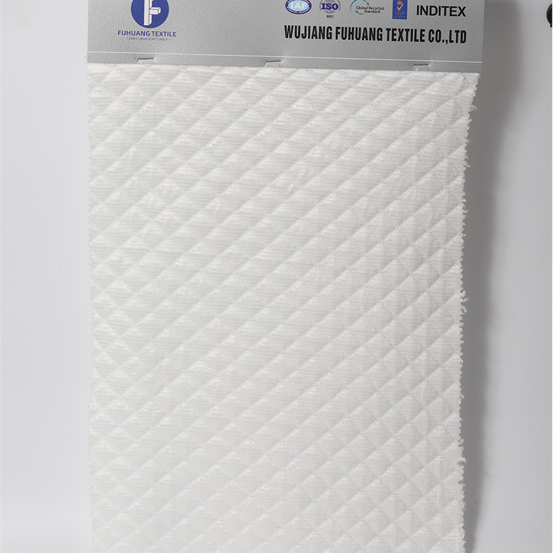 পরিবেশ বান্ধব বৃষ্টির পোশাকের জন্য স্থিতিশীল বিকল্প