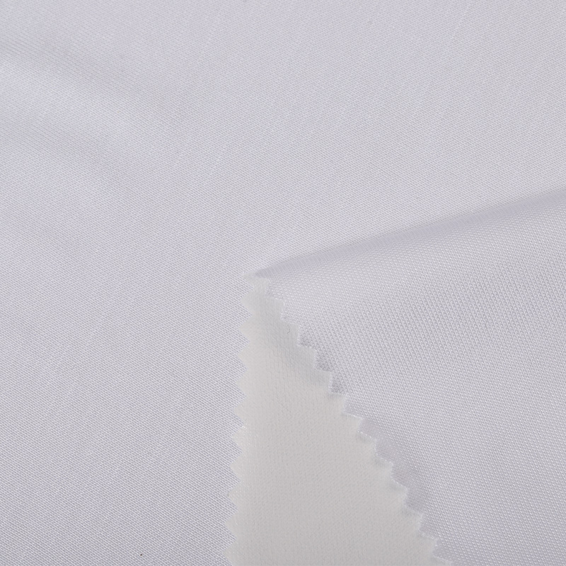 با بافت‌های پلی لن تنفس‌پذیر، گرما را شکست دهید.