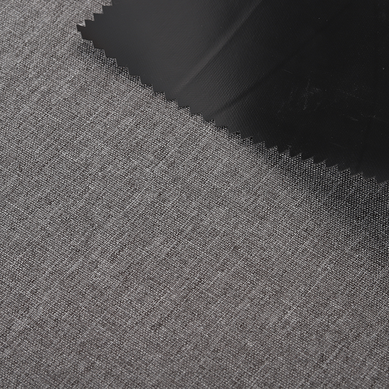 বৃষ্টির পোশাক ডিজাইনের জন্য ভিন্ন ধরনের মেটেরিয়াল অনুসন্ধান