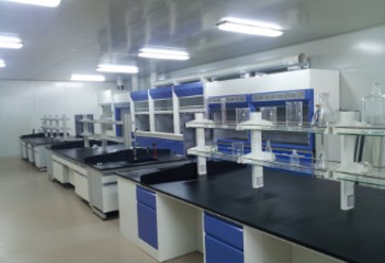 میز تمیز جریان لایه‌ای عمودی