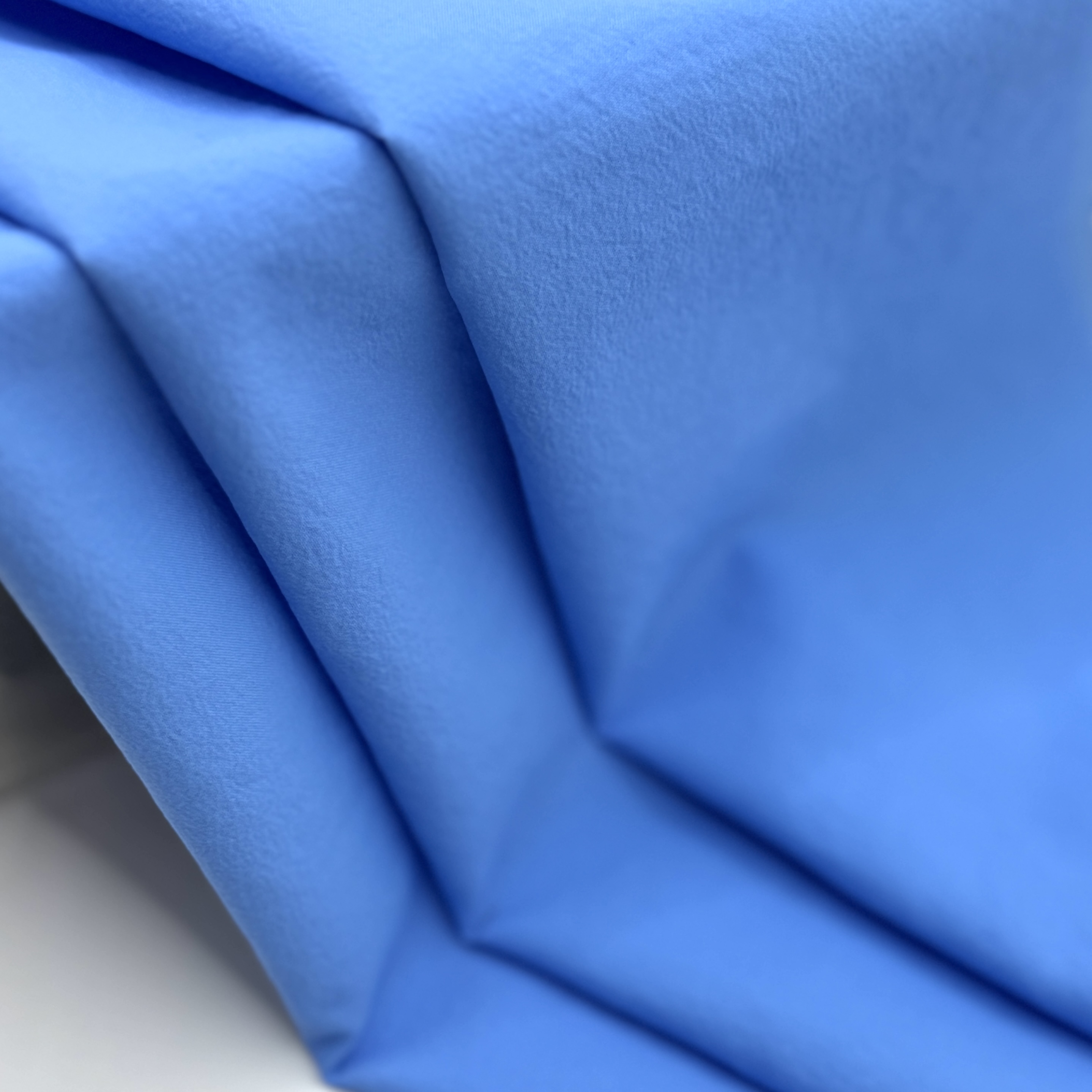 Neylon, poliester və spandek geyimlərdə rahatlığı və davamlılığı necə artırır?
