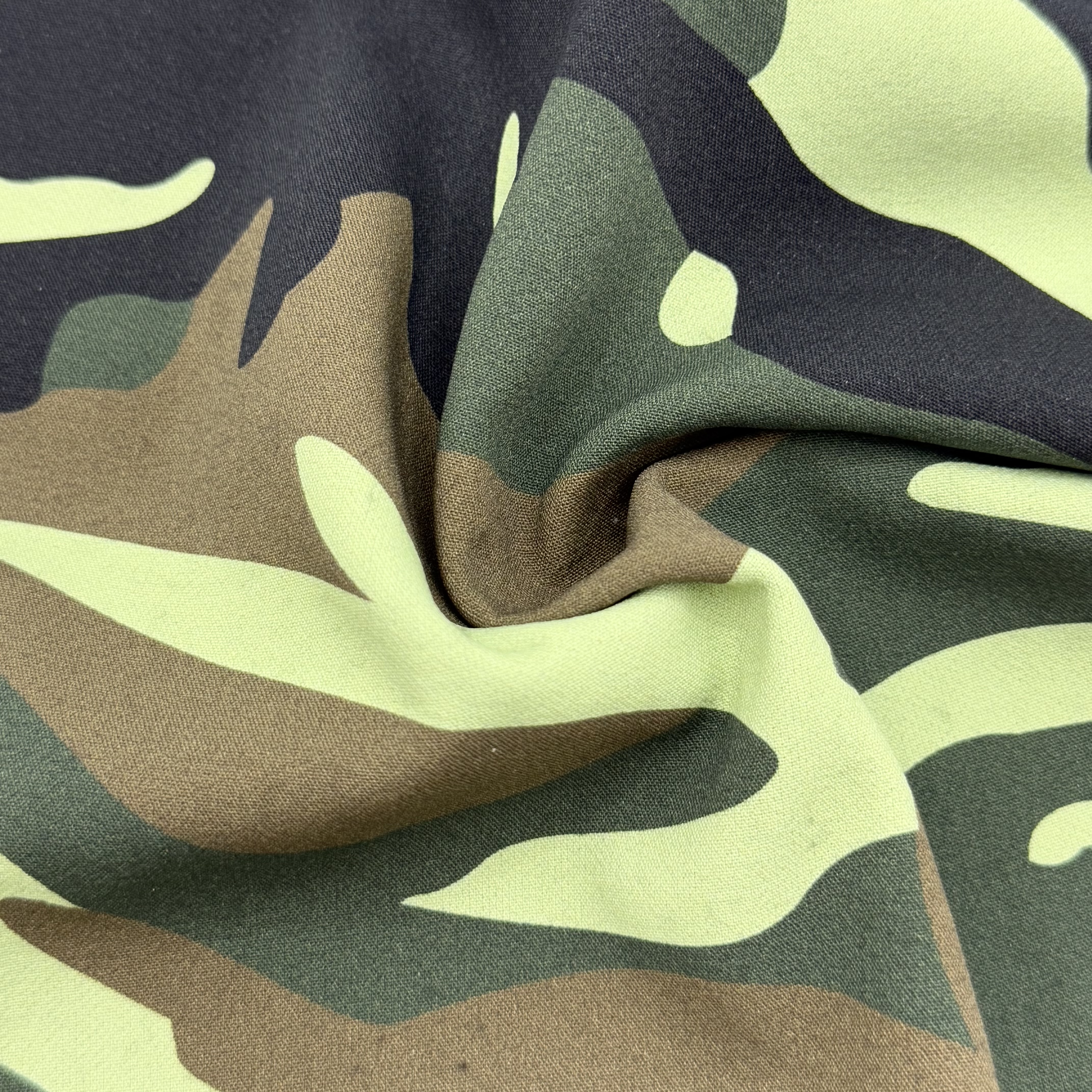 Moda Anbarı üçün Qara Doku Pantolonu