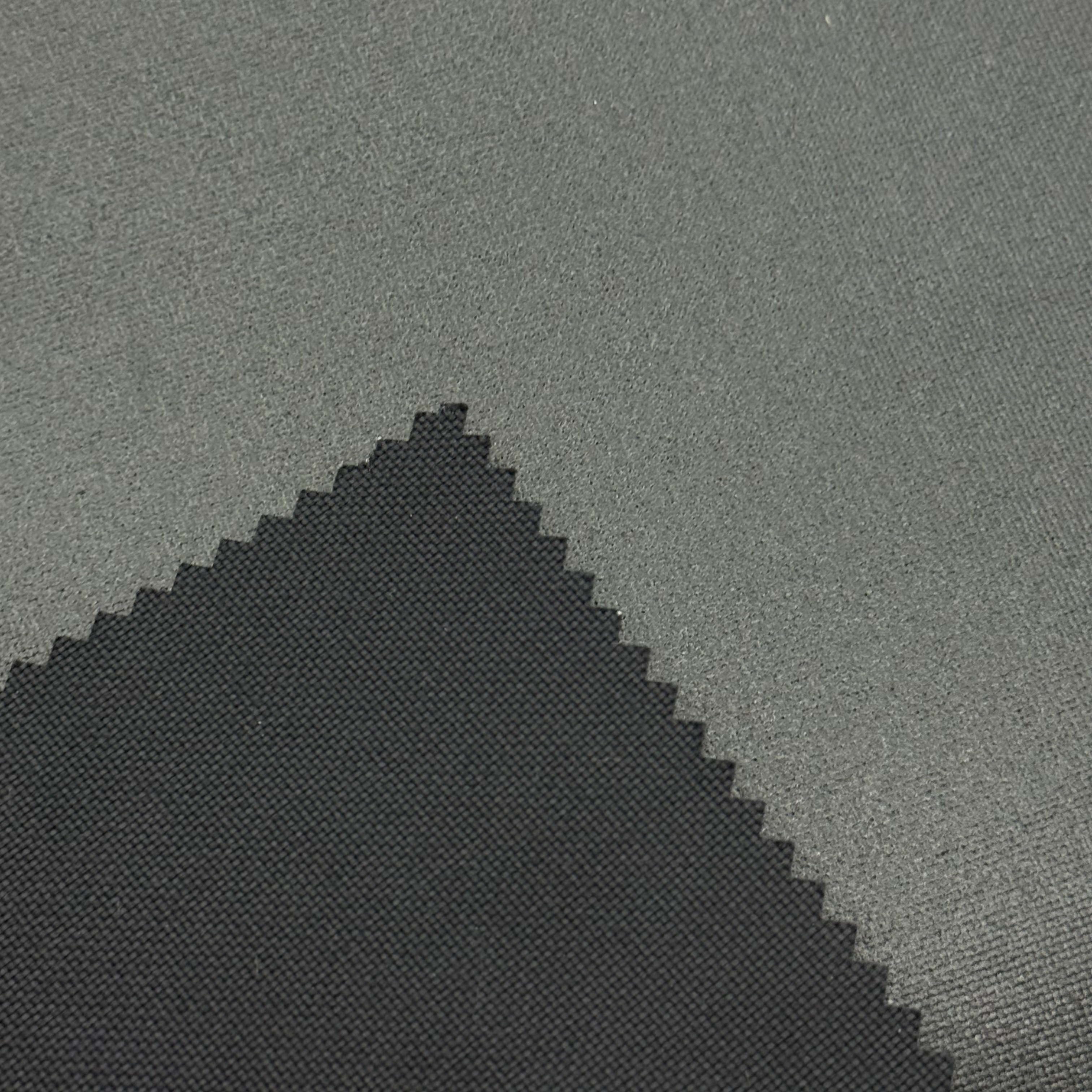 İcraçı-şöbəlilər üçün sürdürücüliyə uyğun yağmurluk qaby