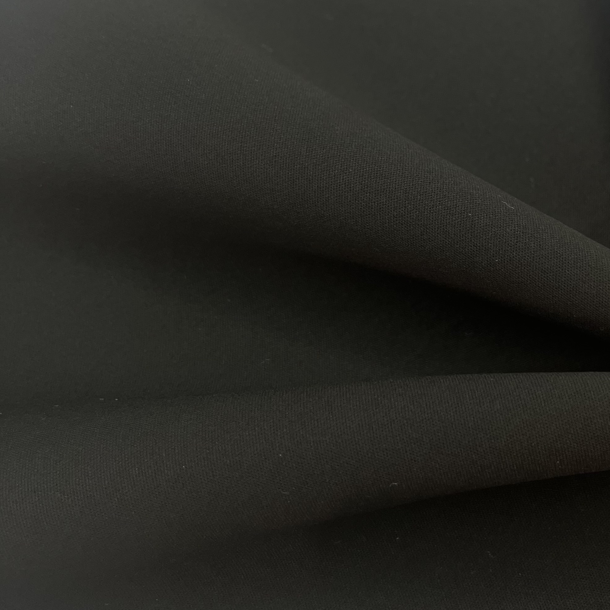 Ədamlar Modası üçün Ən Yaxşı Pantolon Materiallarına Yaxın Baxış