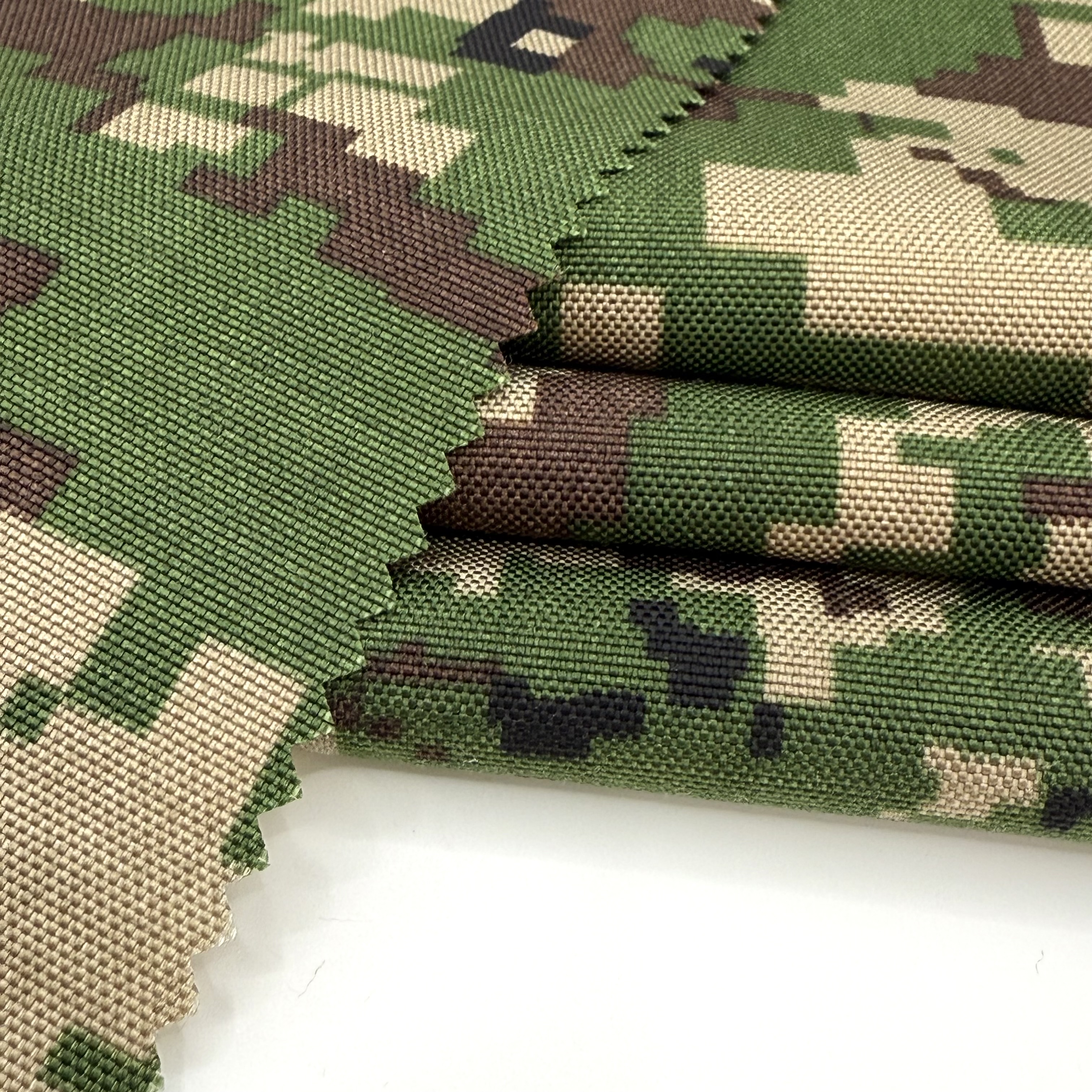 Cordura tekstili təchizatçıları üçün hansı toptan seçimlər mövcuddur?