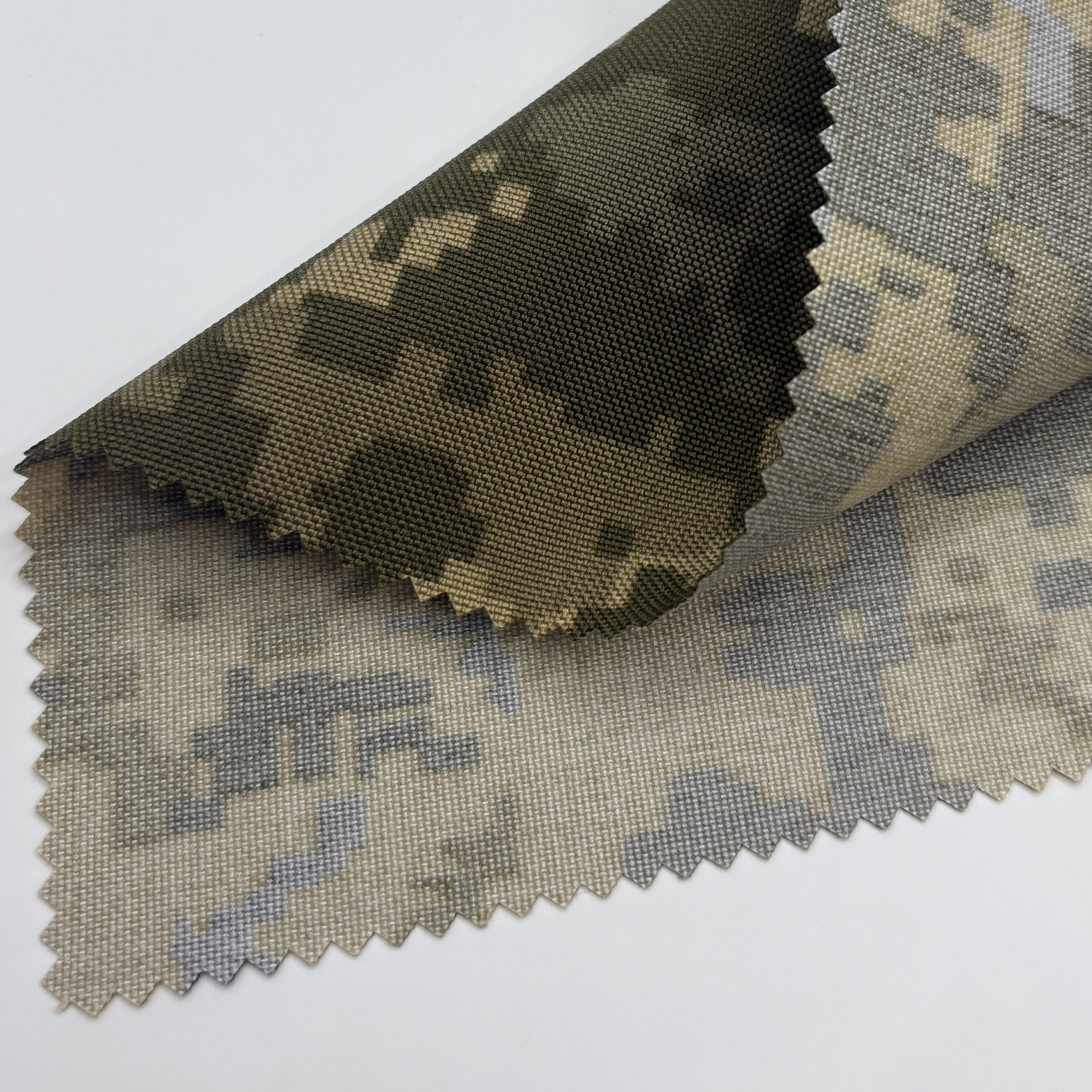 Elastic pant kəsisi fabric-də özədli hərəkət edin