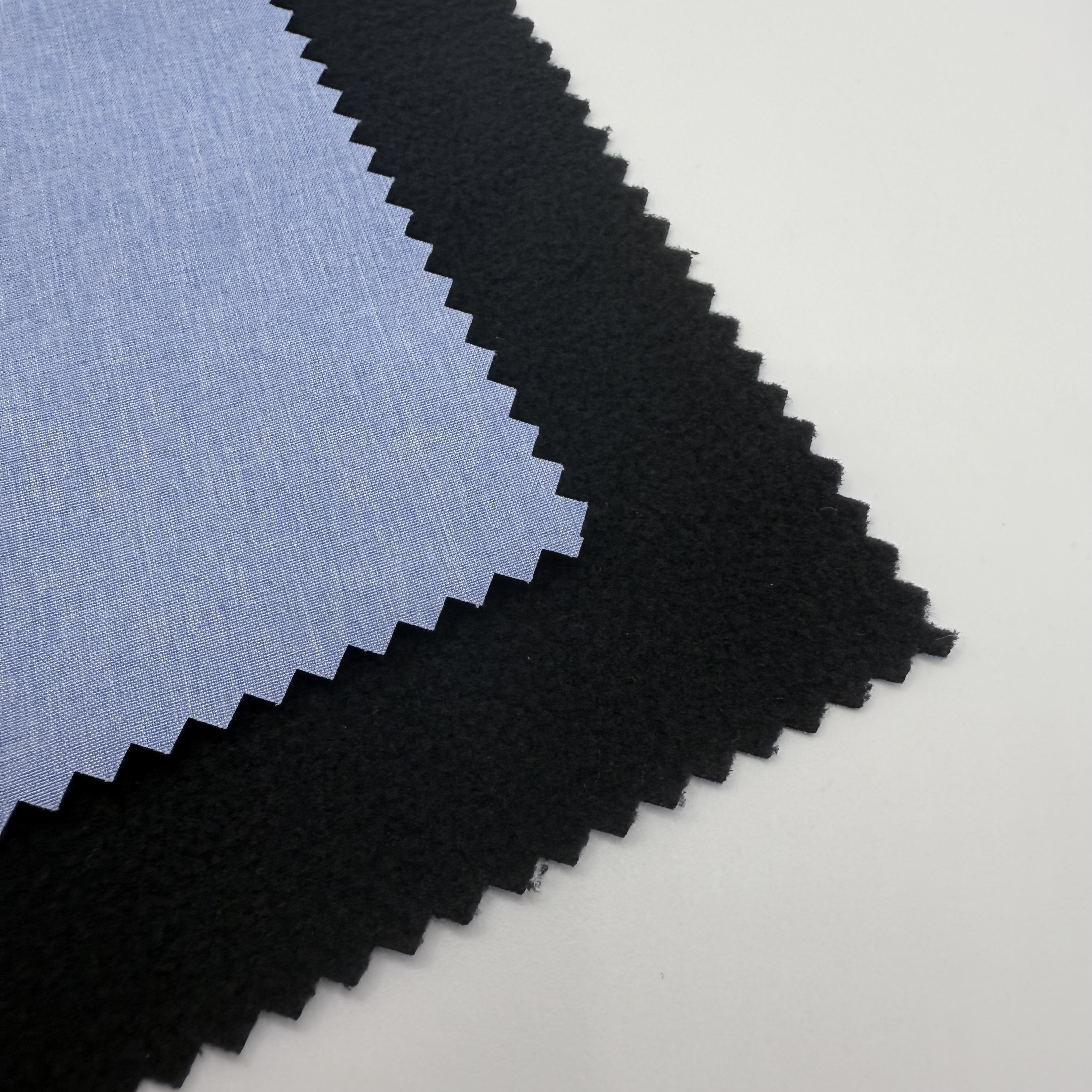 Softshell materialı aktiv geyimlərdə rahatlığı və performansı necə artırır?