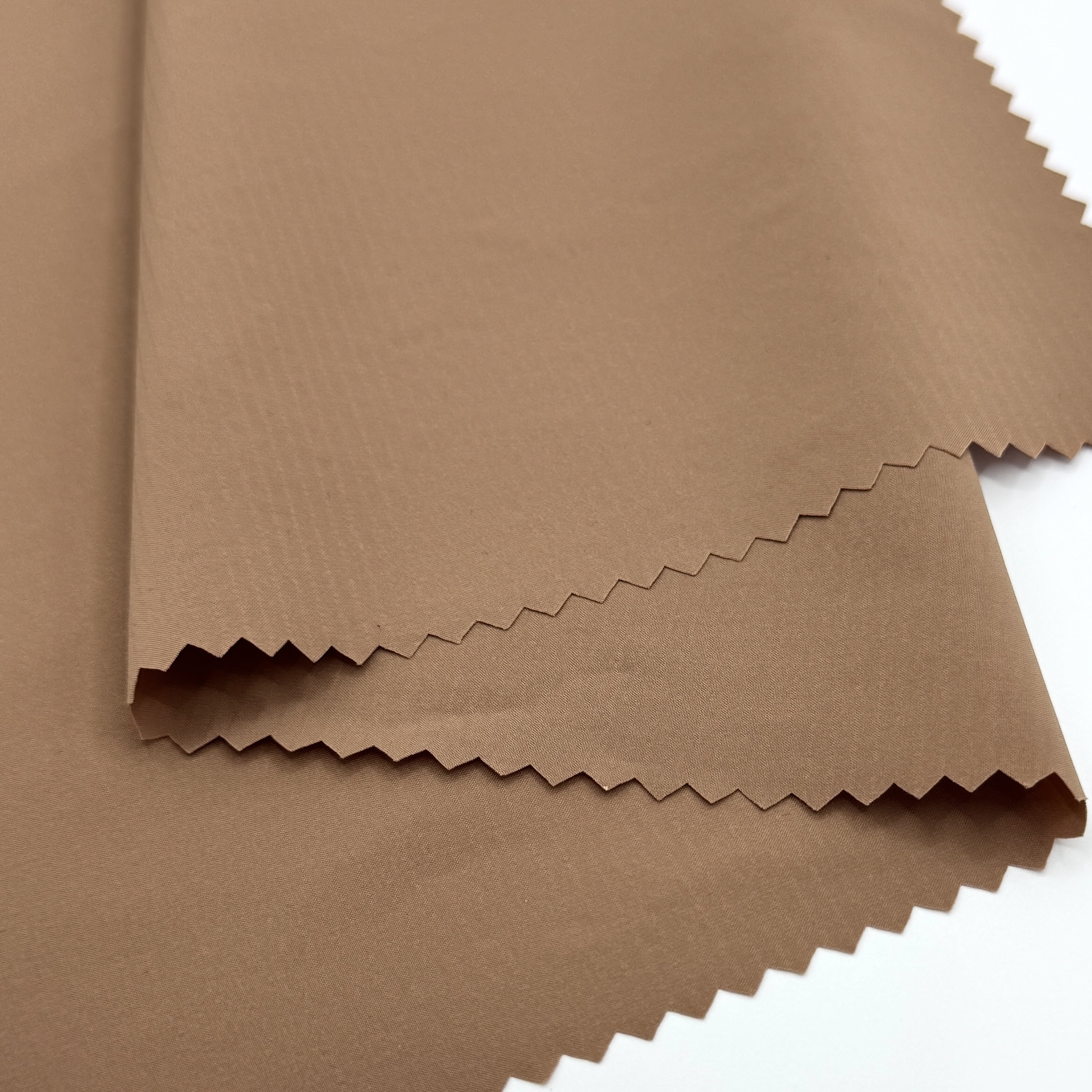 Elastik parça materialı geyimdə rahatlıq və çevikliyi necə artırır?