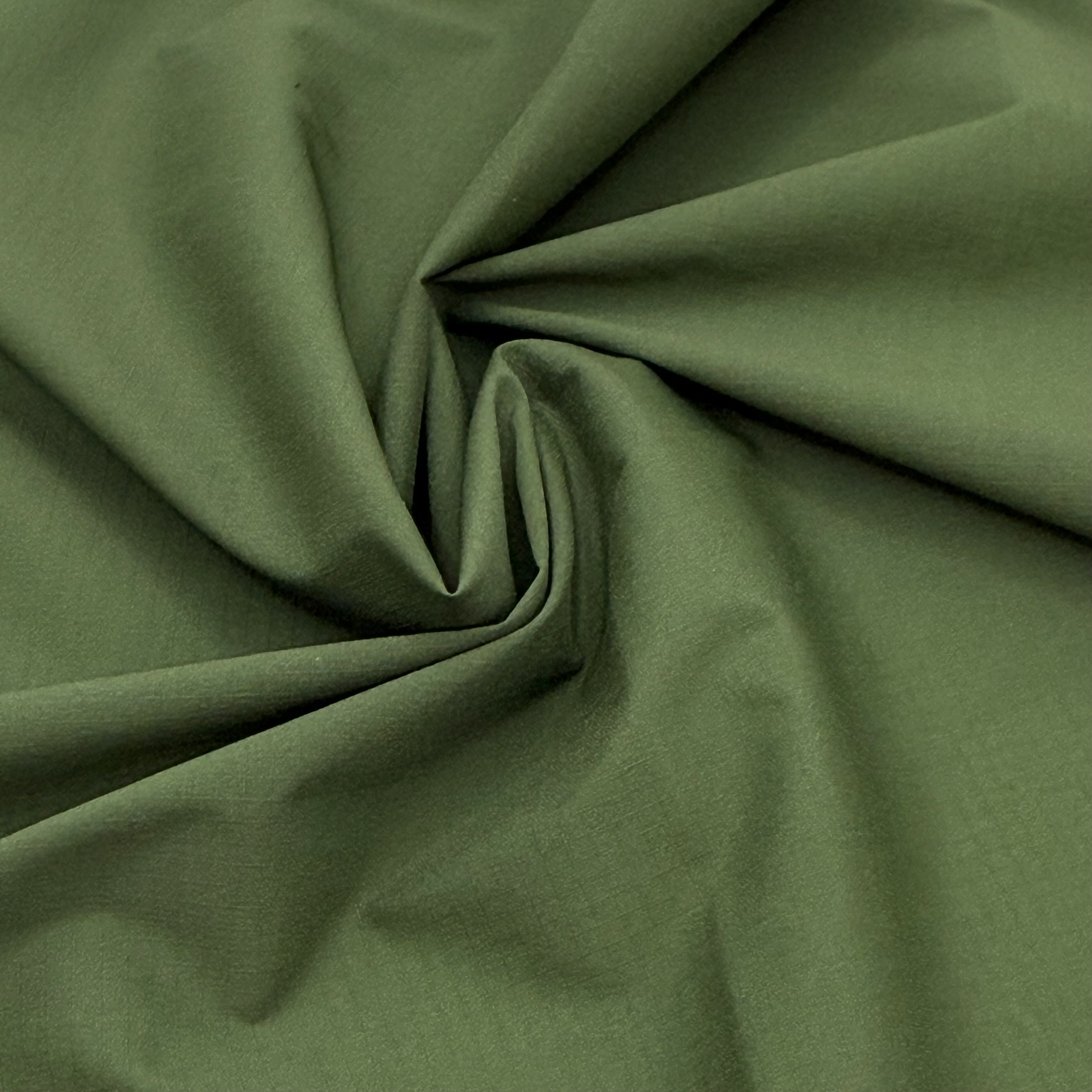 Neylon-Spandex-Poliester parçası necə geyimlərdə rahatlığı və davamlılığı artırır?