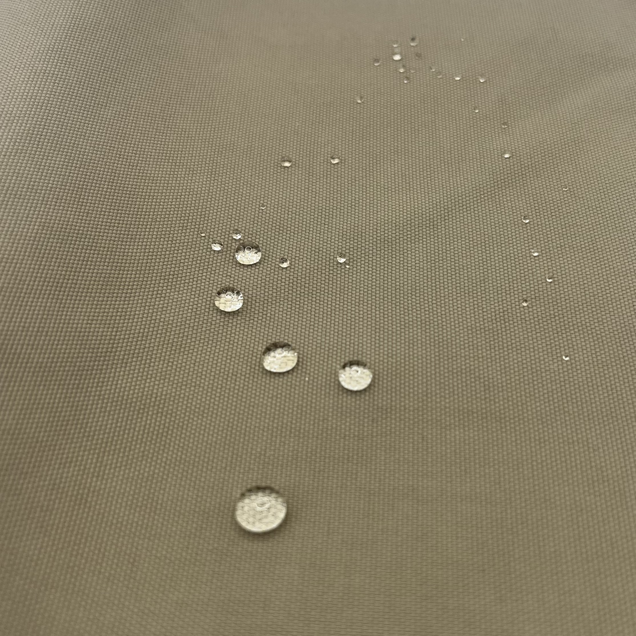 Qaracatı cükketində rahatlıq və dayanıqlılığı yaşayın.