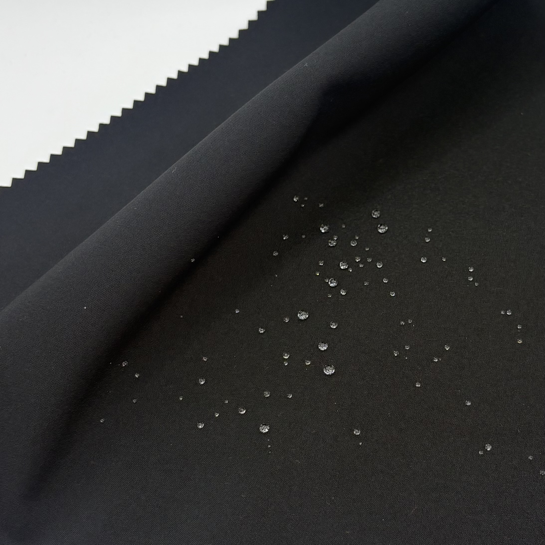 Durable poliestir materialından istifadə edərək xarici giysiləri yeniləyin