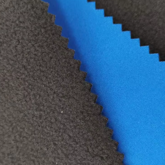 Şəhirdə istifadə üçün ideal, hafif və suya qarşı mukavimli doku