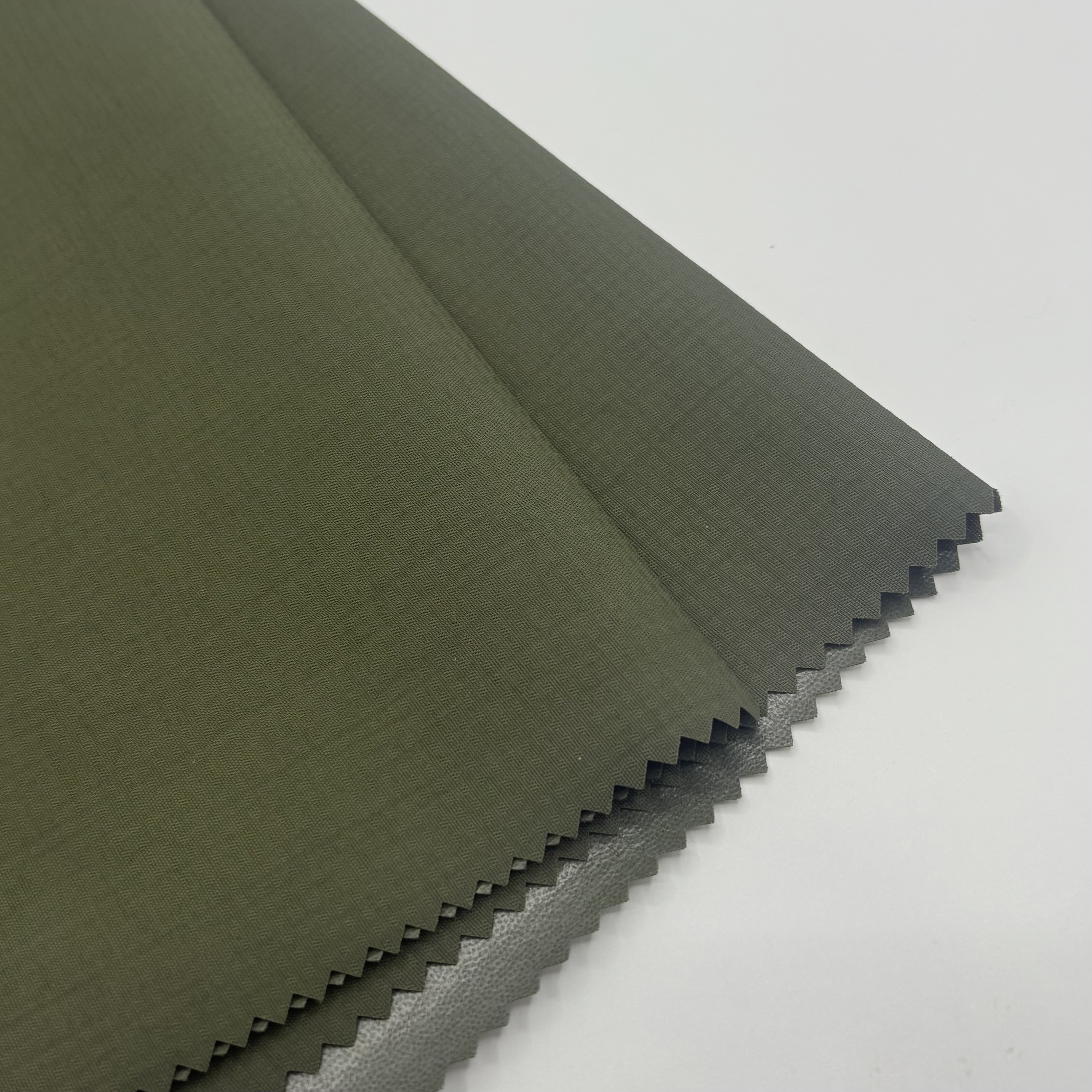 Kamışli Pantolonlar Ilə Stilinizi Yüksəltin və ya Basıxlayın