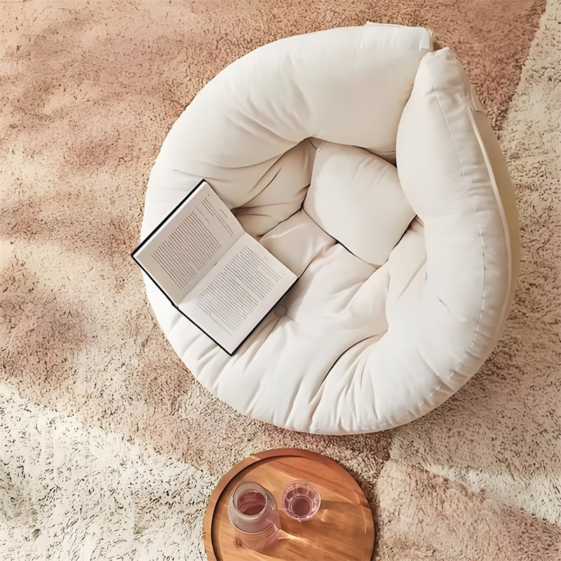 Formal və ya non-formal üslubda giyinir