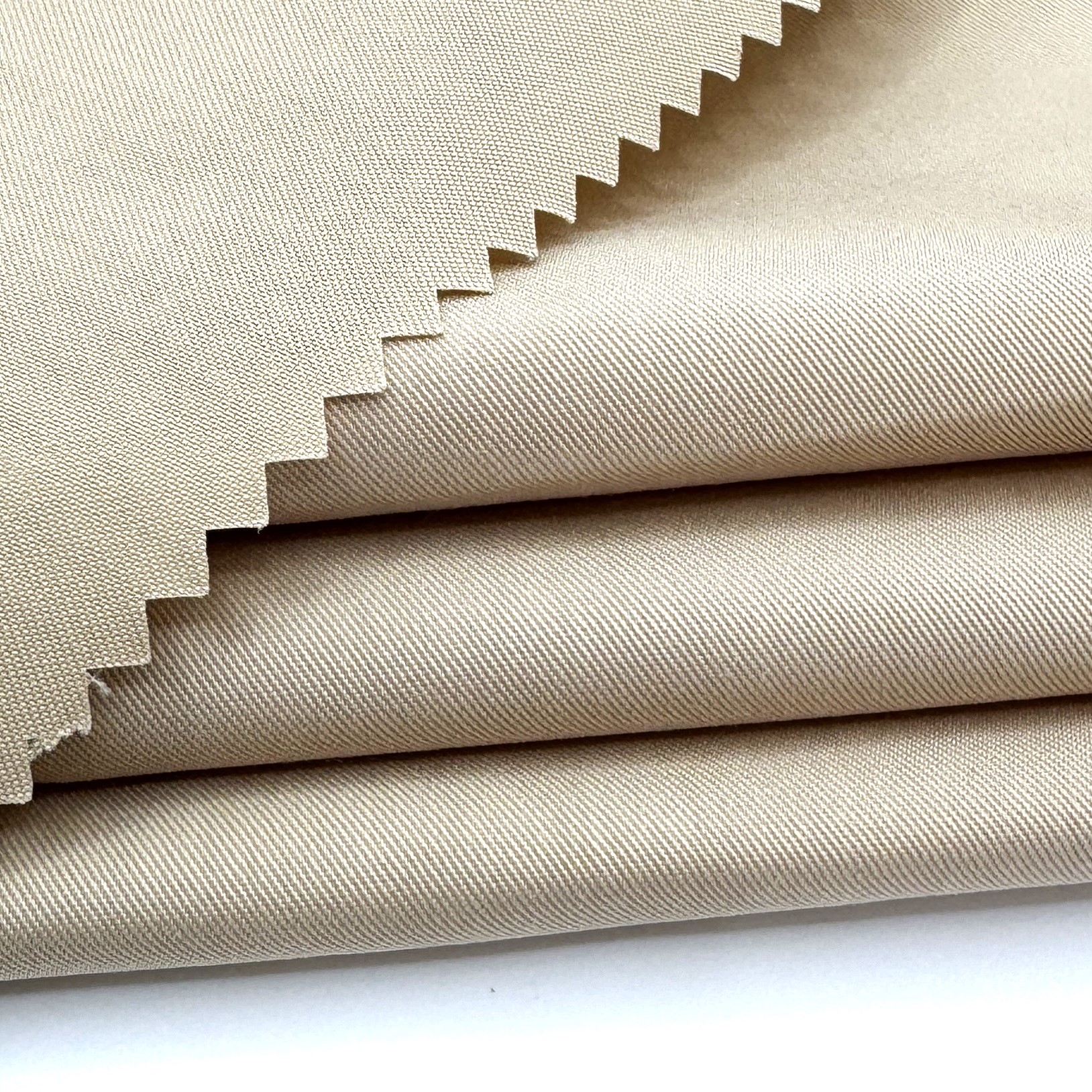 Yüksək keyfiyyətli nylon parçanı toptan qiymətlərlə harada tapmaq olar