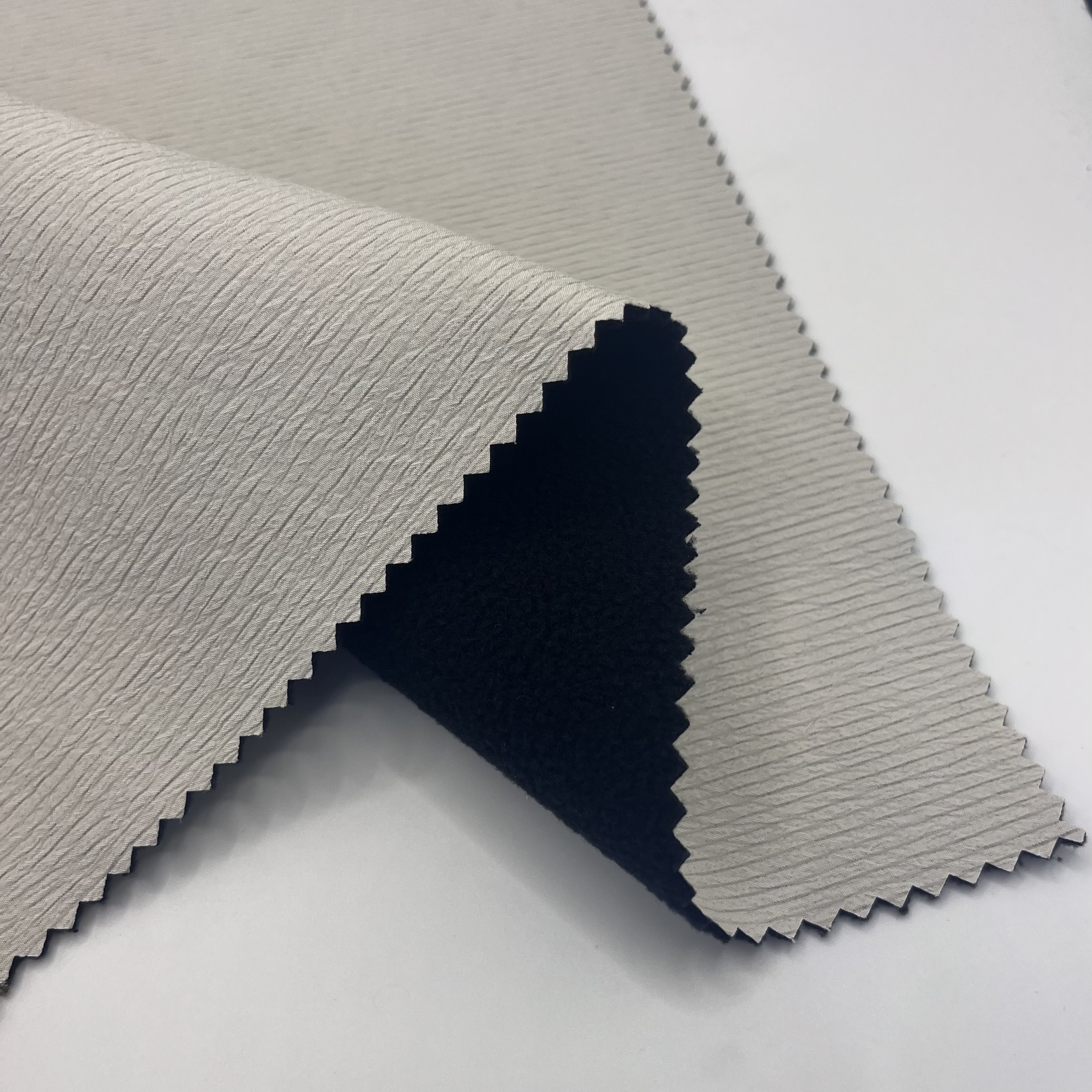 Yağmurlu Geyimdən Çantalarə Kadar - Su Qarşılıq Gələn Mətnin Faydaları