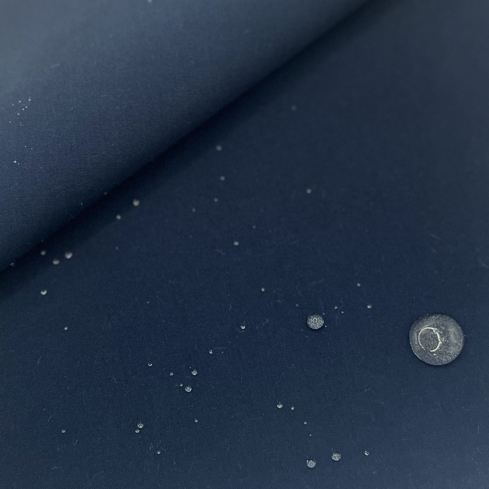 Elastic pant kəsisi fabric-nin çox şeyləri