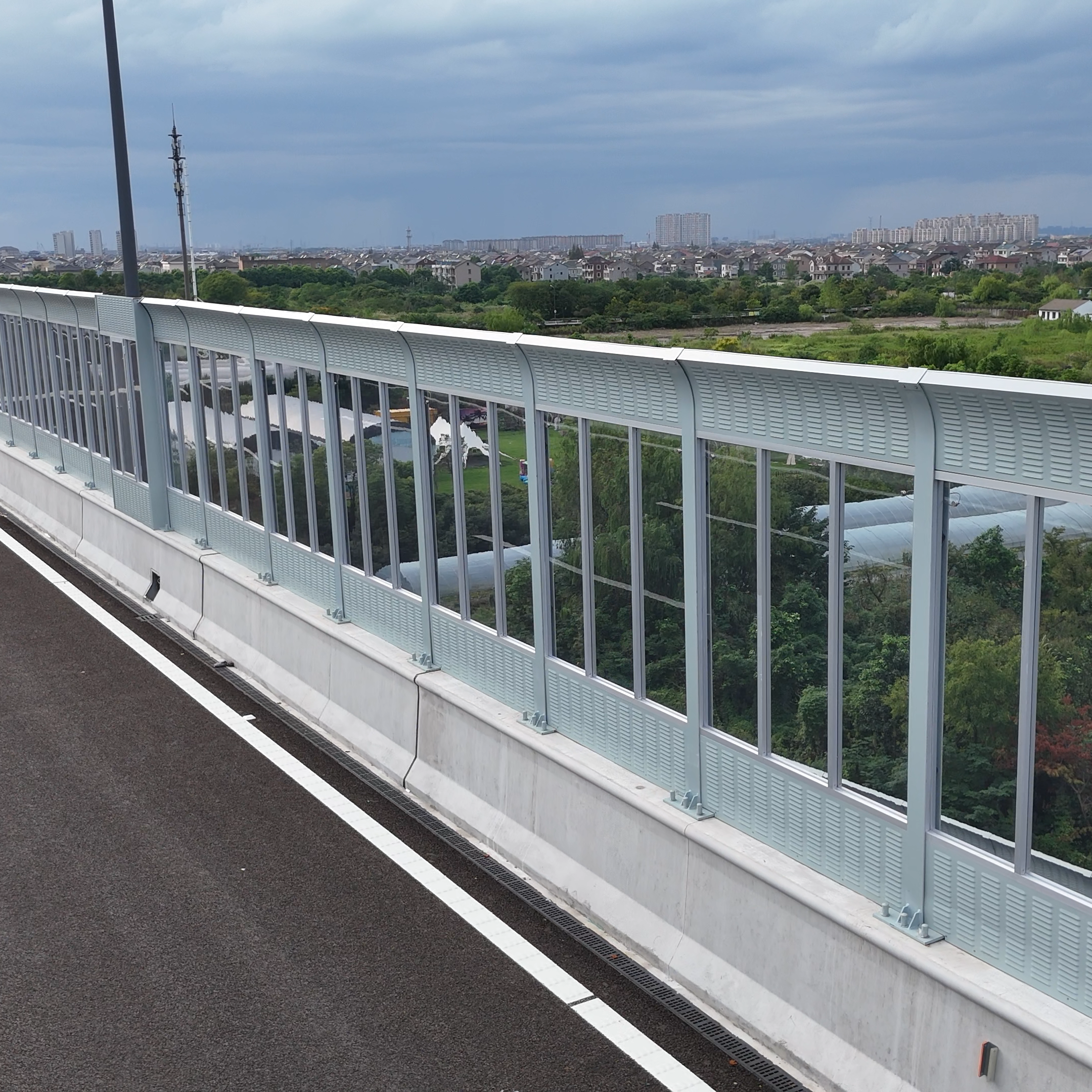 Bættu við ytri komfort með hljóðskiljum okkar