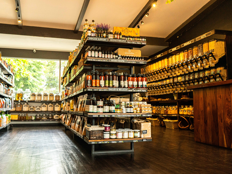 יצירת חנות בת קיימא עם מערכות תצוגה ידידותיות לסביבה