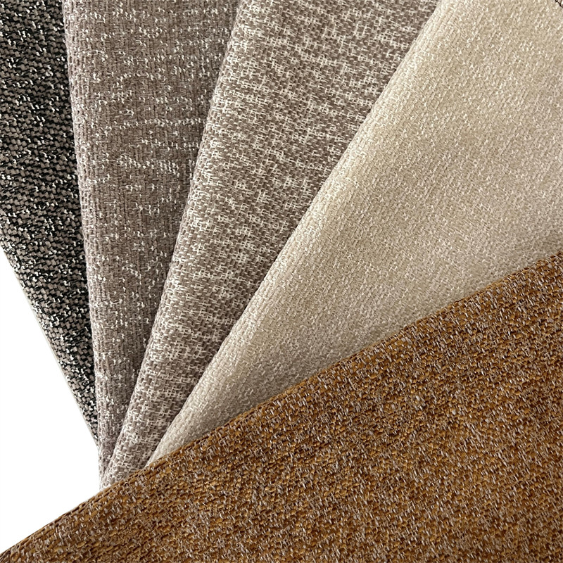 Voeg textuur toe aan je look met de tijdloze schoonheid van zwarte bouclé.