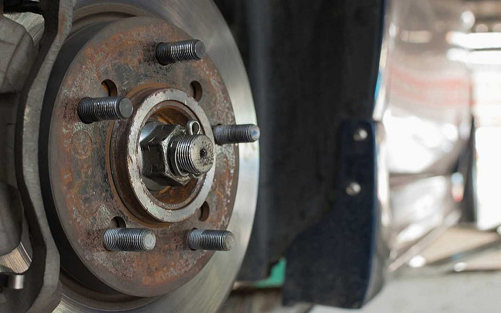 stripped-wheel-stud.jpg