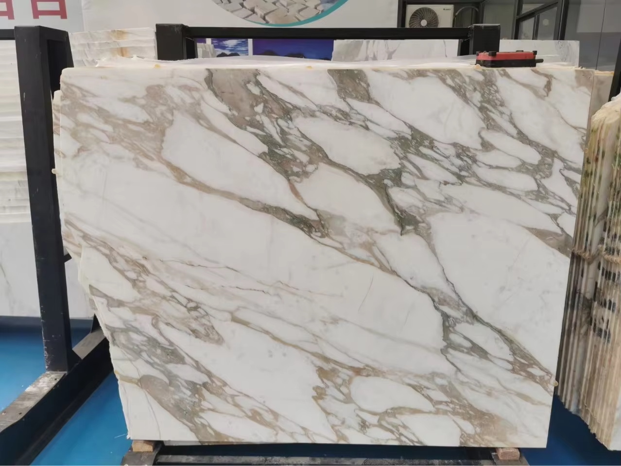 A Comprehensive Guide to Calacatta Marble