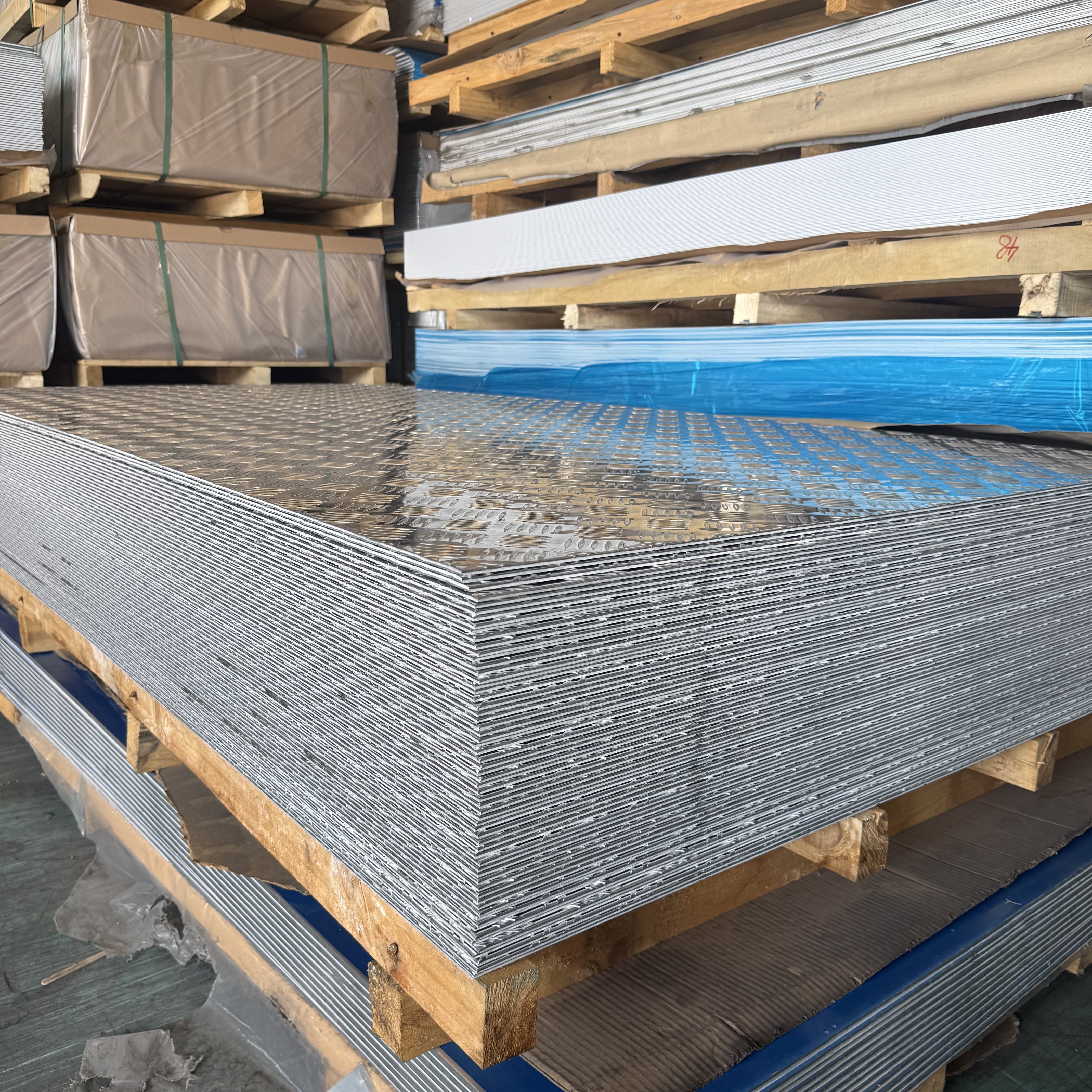 Нақтырындағы көміртегі болат каналының алдыңғы орын алушы жеткізушілері